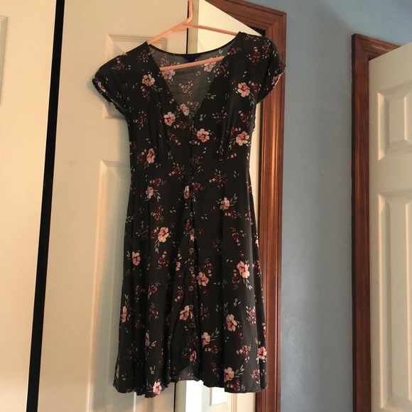 Aeropostale Dresses & Skirts - Gray Floral Dress